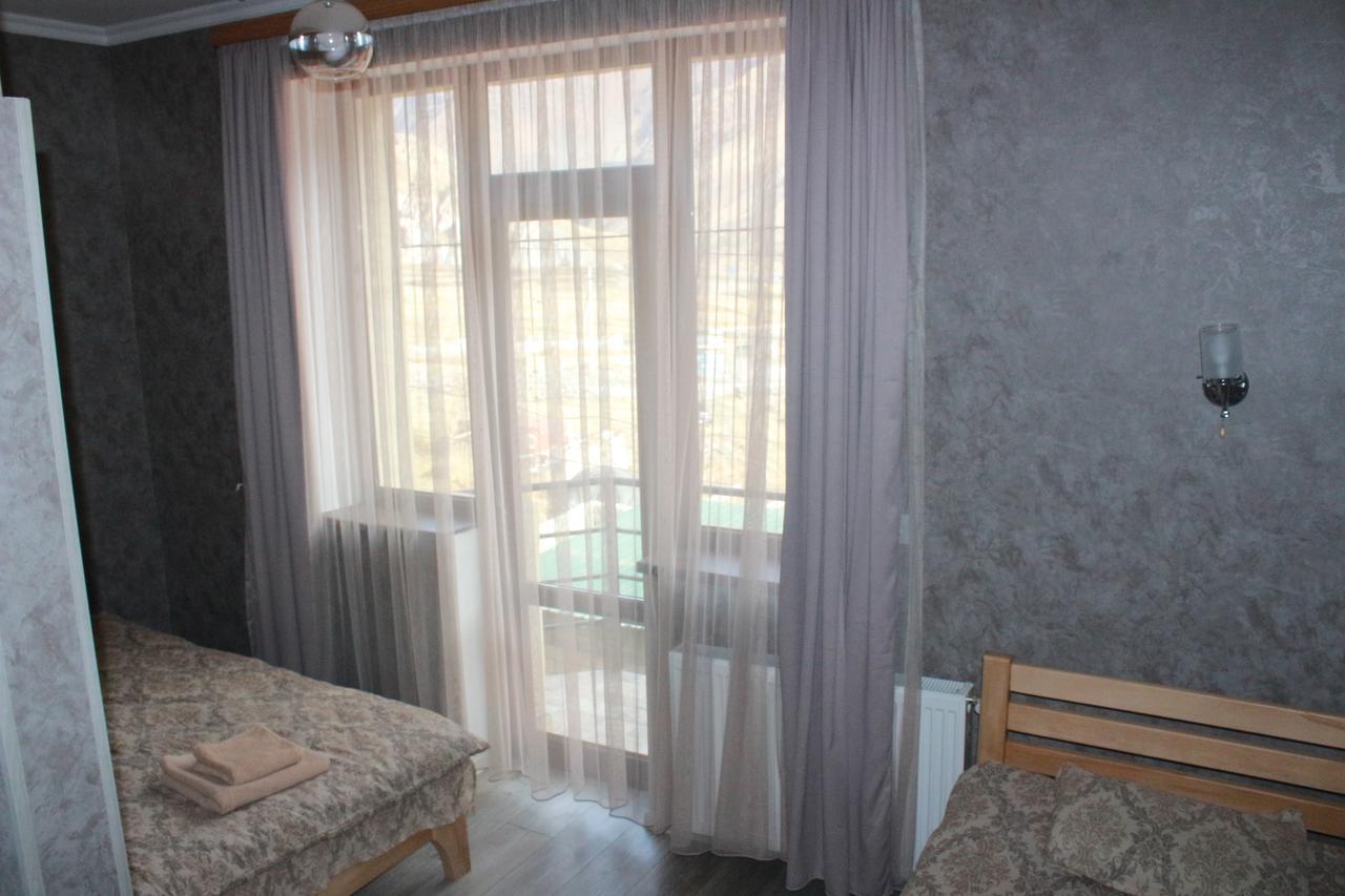 Hotel Gergeti カズベギ エクステリア 写真